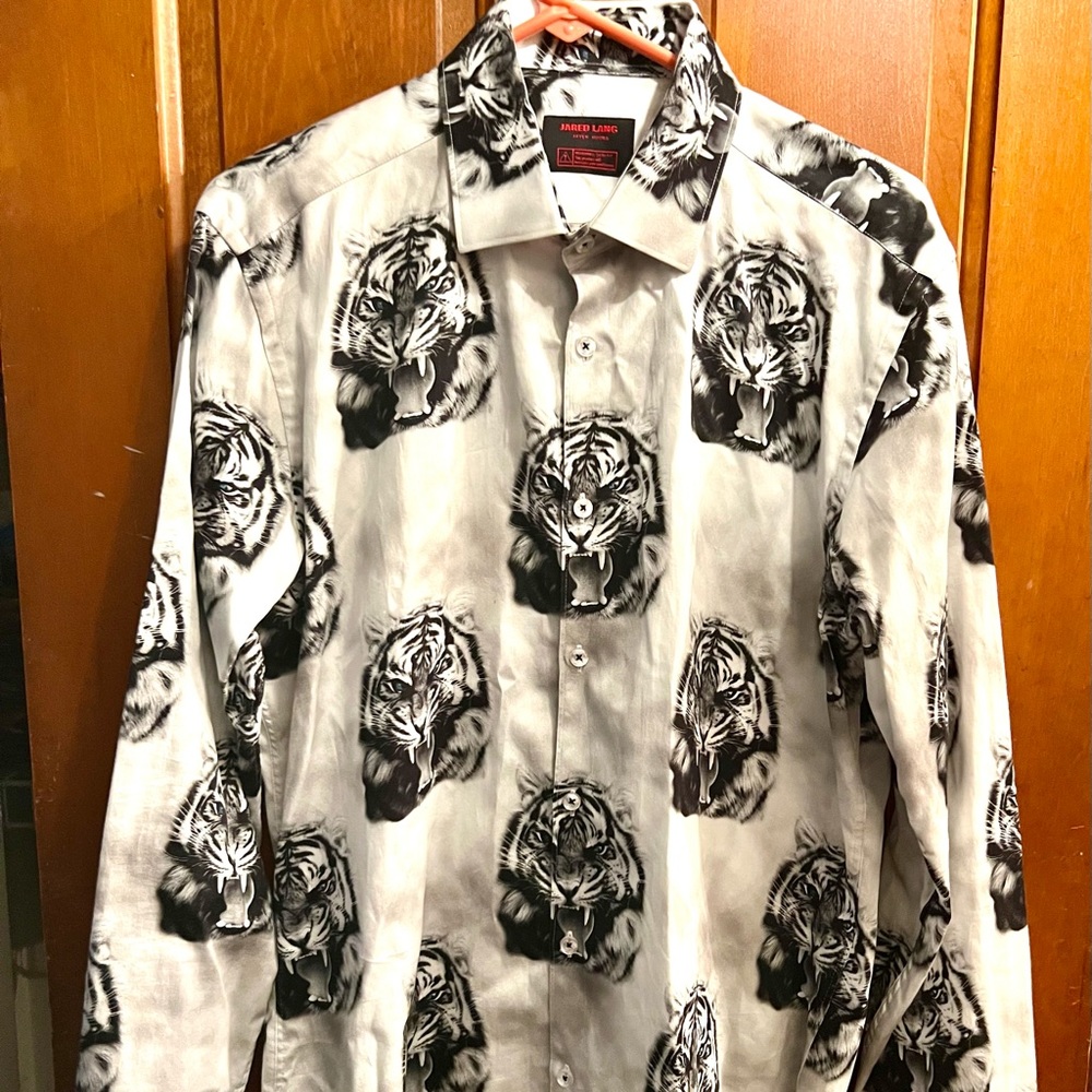 Jared Lang slim fit men’s button down shirt with tigers
